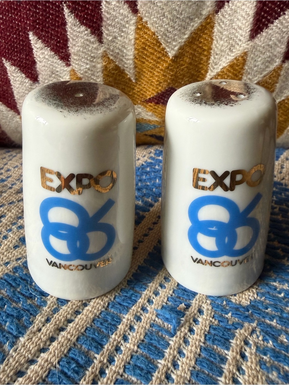 Vintage 1986 Expo World Fair Ceramic Souvenir Salt&Pepper Shakers Vancouver, Ca